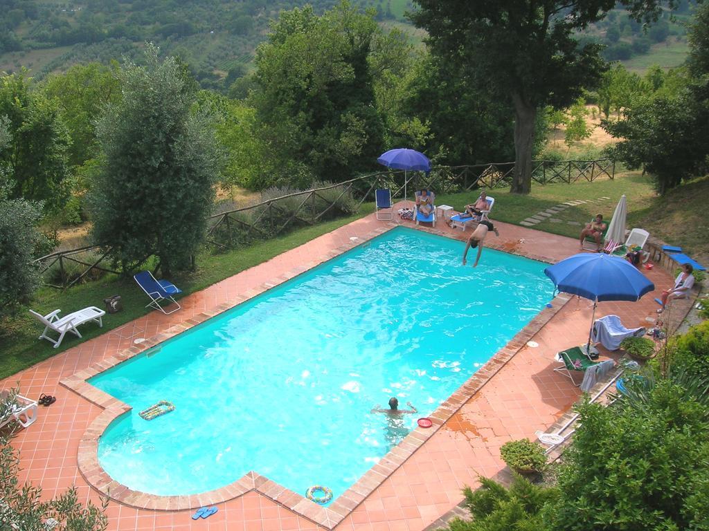 Agriturismo Podere Luchiano Амелиа Экстерьер фото